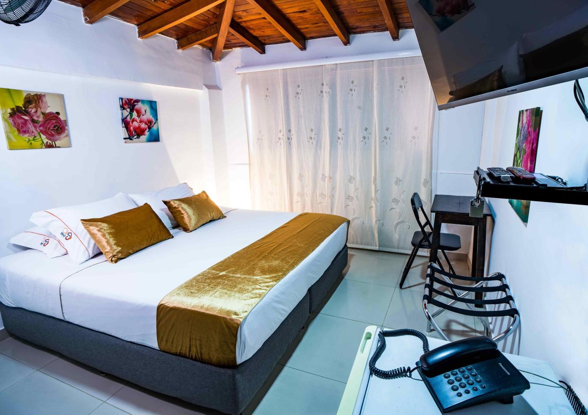 Hotel Casa 10 Медельин Экстерьер фото