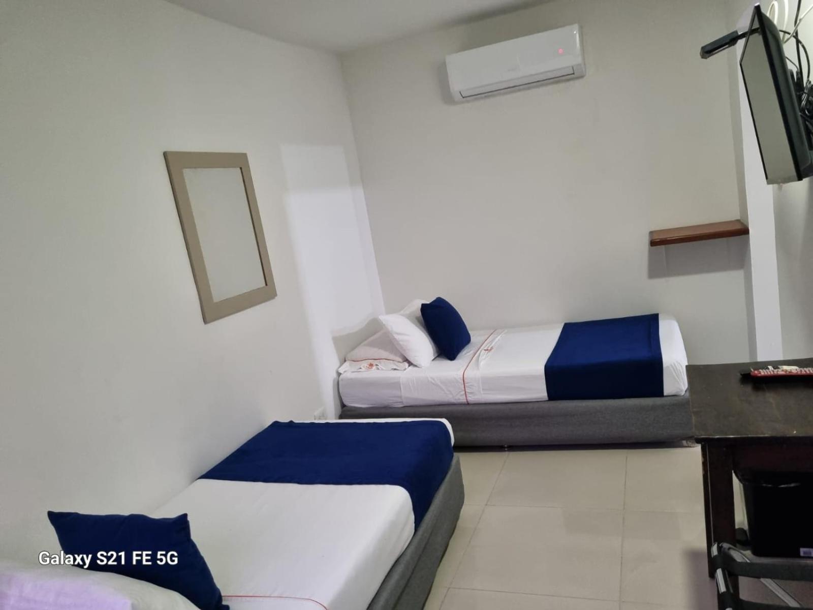 Hotel Casa 10 Медельин Экстерьер фото