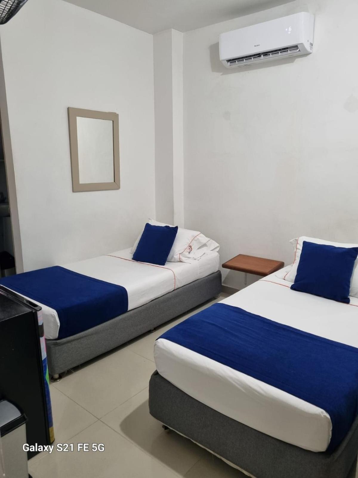 Hotel Casa 10 Медельин Экстерьер фото
